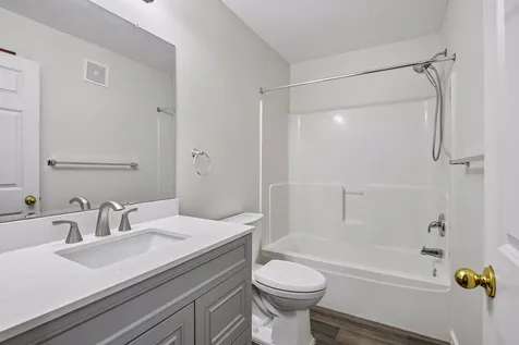 1528 Savanna Drive Shakopee MN 55379