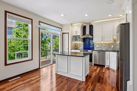 1528 Savanna Drive Shakopee MN 55379
