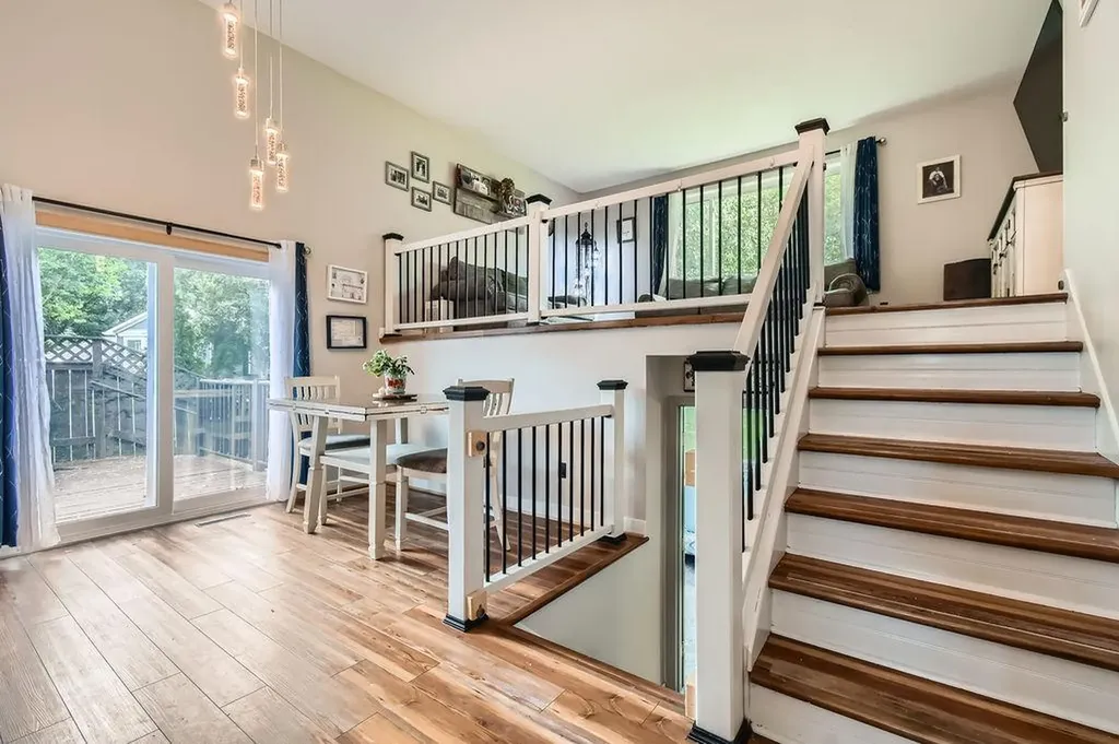 7236 Clear Ridge Centerville MN 55038