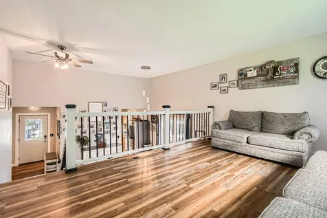 7236 Clear Ridge Centerville MN 55038
