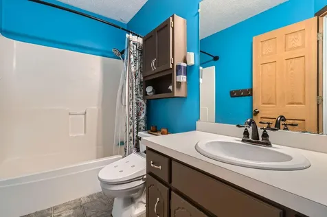 7236 Clear Ridge Centerville MN 55038