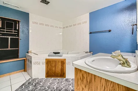 7236 Clear Ridge Centerville MN 55038
