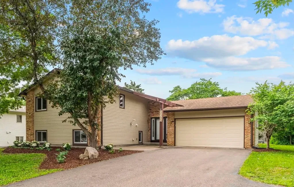 6589 E Fish Lake Road Maple Grove MN 55369