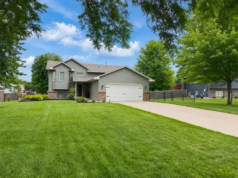 9355 Jarrod Avenue S Cottage Grove MN 55016