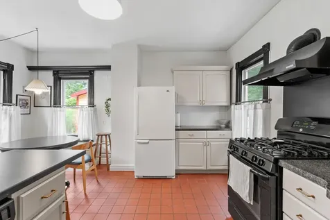689 Oakdale Avenue Saint Paul MN 55107