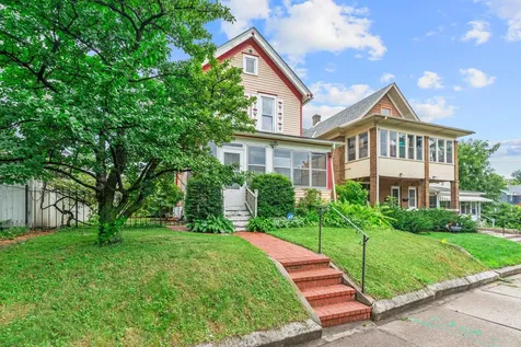 689 Oakdale Avenue Saint Paul MN 55107