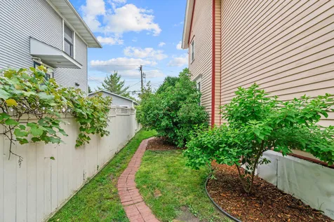 689 Oakdale Avenue Saint Paul MN 55107
