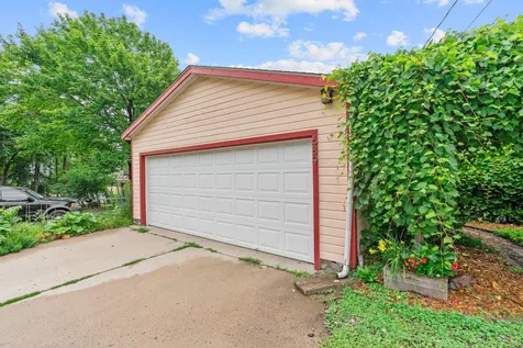 689 Oakdale Avenue Saint Paul MN 55107