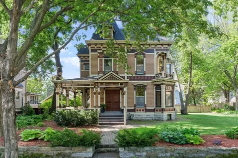 422 Laurel Avenue Saint Paul MN 55102