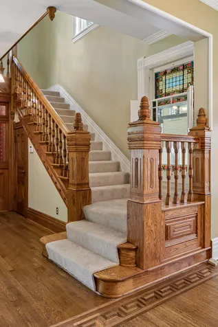 422 Laurel Avenue Saint Paul MN 55102