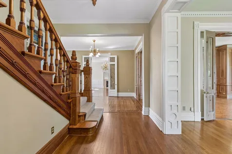 422 Laurel Avenue Saint Paul MN 55102