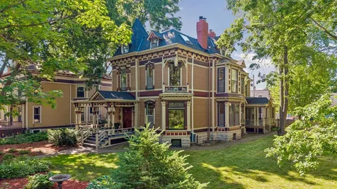 422 Laurel Avenue Saint Paul MN 55102