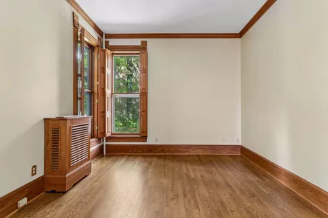 422 Laurel Avenue Saint Paul MN 55102