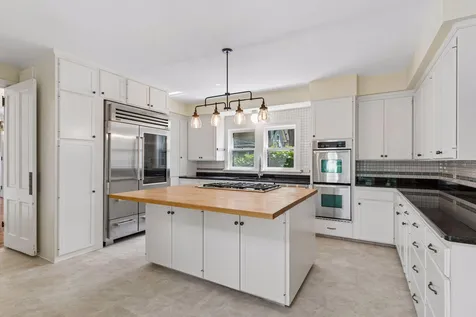 422 Laurel Avenue Saint Paul MN 55102
