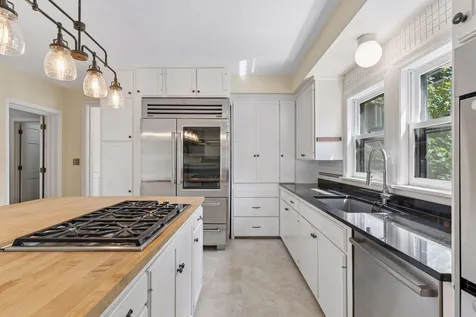 422 Laurel Avenue Saint Paul MN 55102