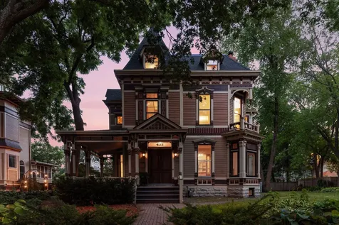 422 Laurel Avenue Saint Paul MN 55102