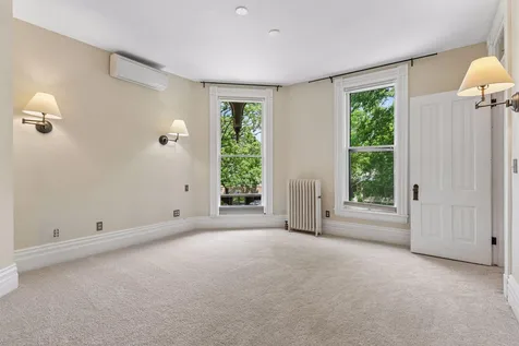 422 Laurel Avenue Saint Paul MN 55102