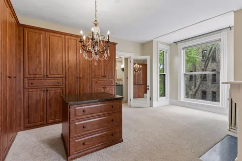 422 Laurel Avenue Saint Paul MN 55102