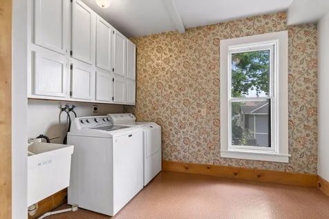 422 Laurel Avenue Saint Paul MN 55102