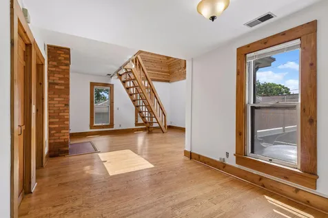 422 Laurel Avenue Saint Paul MN 55102