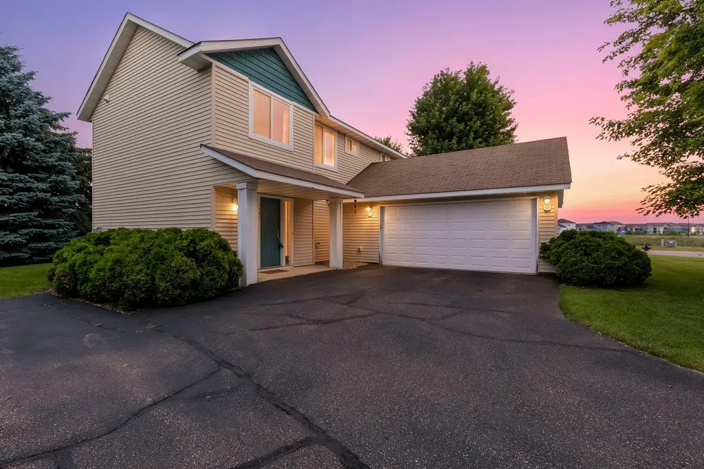 1685 Philipp Way Shakopee MN 55379