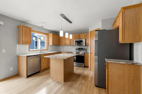 1685 Philipp Way Shakopee MN 55379
