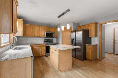 1685 Philipp Way Shakopee MN 55379