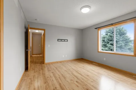 1685 Philipp Way Shakopee MN 55379