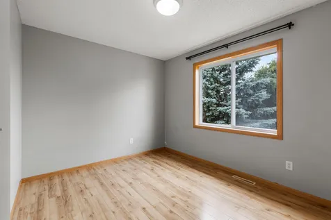 1685 Philipp Way Shakopee MN 55379