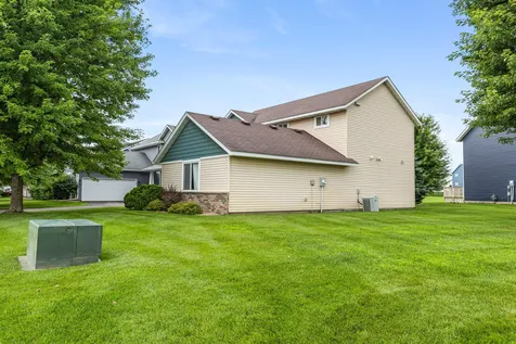 1685 Philipp Way Shakopee MN 55379