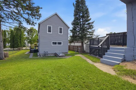 216 1st St SW Chisholm MN 55719