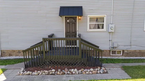 216 1st St SW Chisholm MN 55719