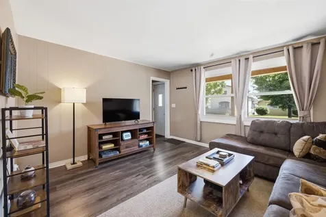 216 1st St SW Chisholm MN 55719