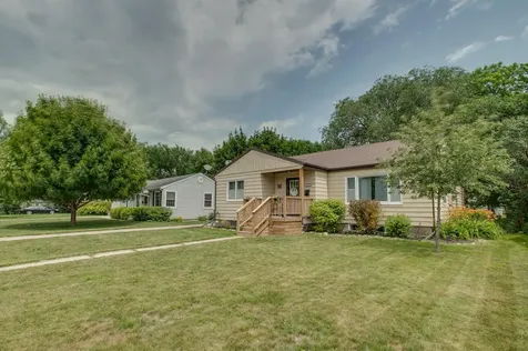 424 15th Street S Moorhead MN 56560