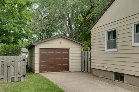 424 15th Street S Moorhead MN 56560