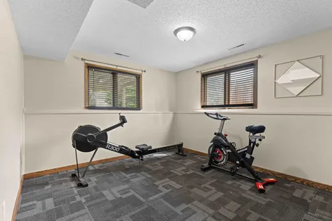 2101 26th Avenue S Fargo ND 58103