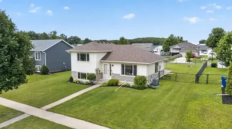 522 Brook Avenue Saint Charles MN 55972
