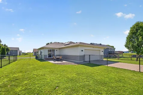 522 Brook Avenue Saint Charles MN 55972