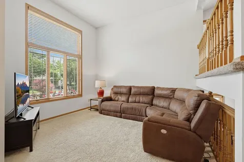 1222 Fallbrook Lane Woodbury MN 55125