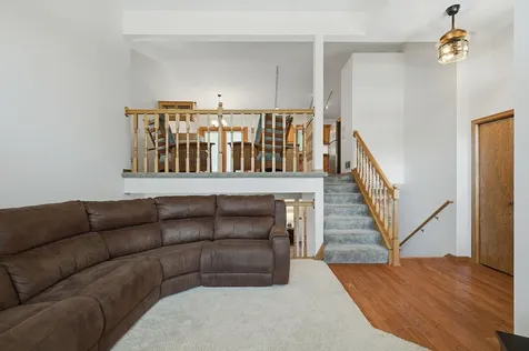1222 Fallbrook Lane Woodbury MN 55125