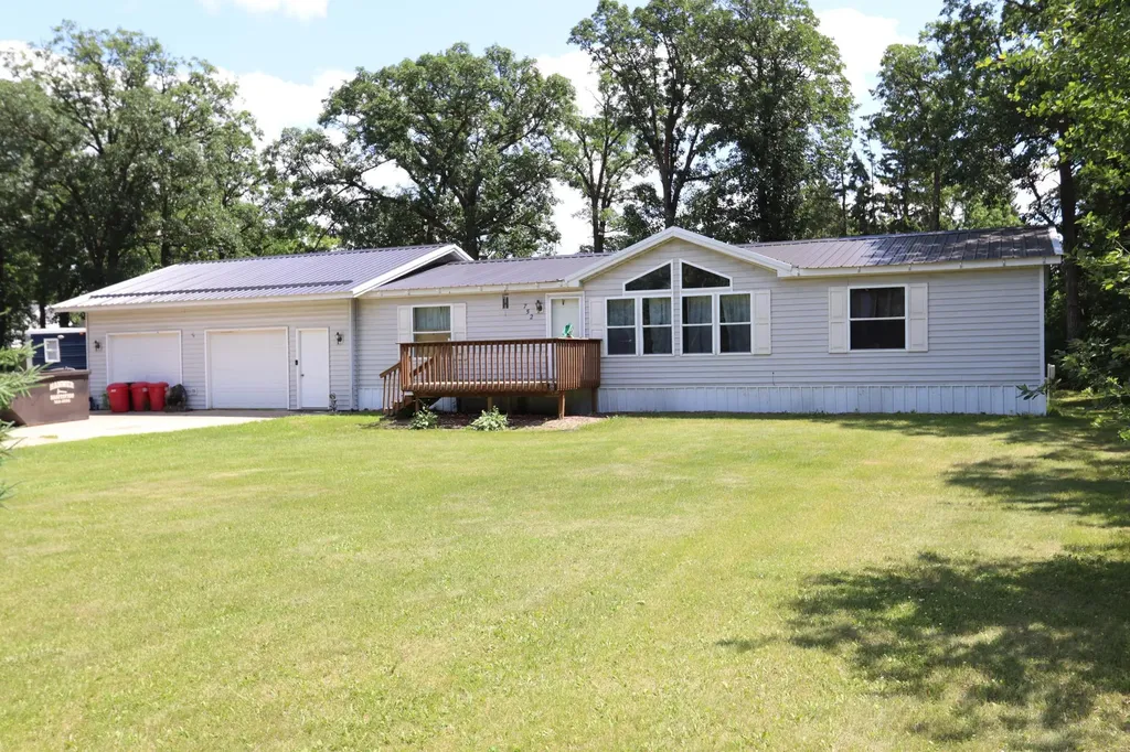 752 Lenmark Lane Badger MN 56714