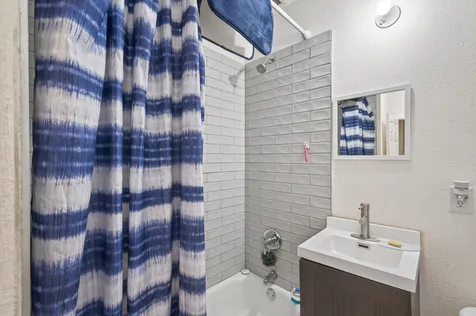 2210 Oakland Avenue Minneapolis MN 55404