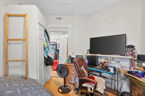 2210 Oakland Avenue Minneapolis MN 55404