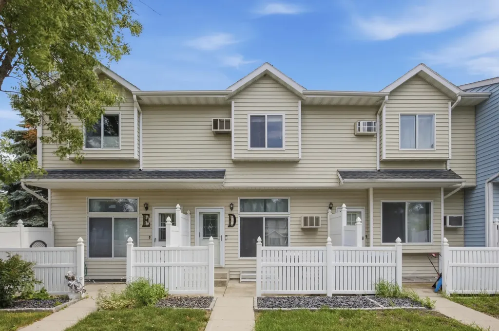 3709 10th Street N Fargo ND 58102
