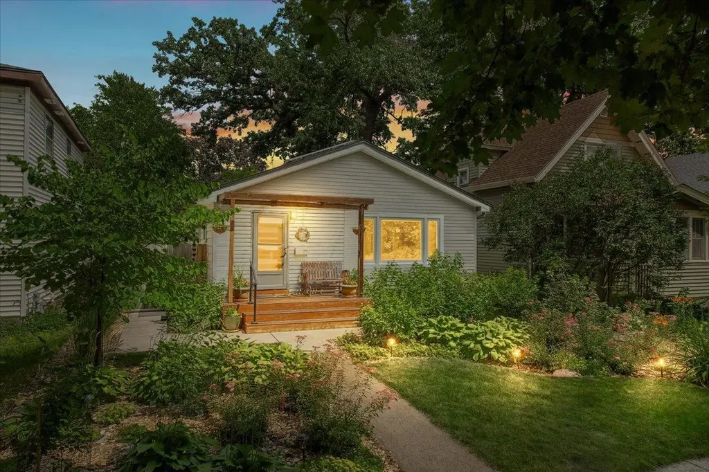 1931 Lincoln Avenue Saint Paul MN 55105