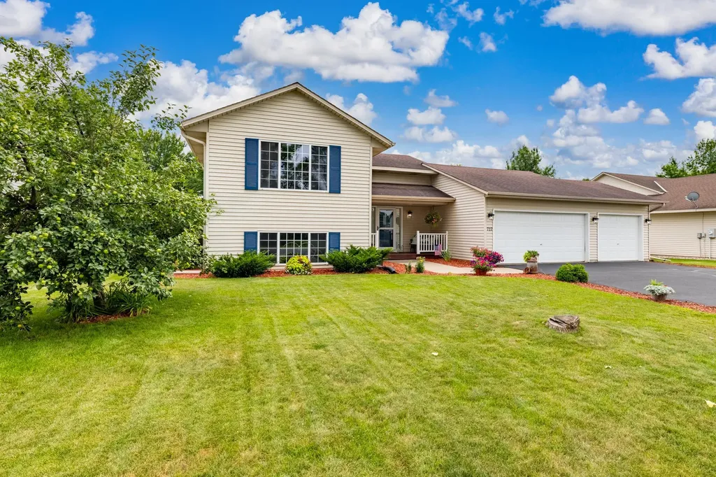 717 Heritage Lane Belle Plaine MN 56011
