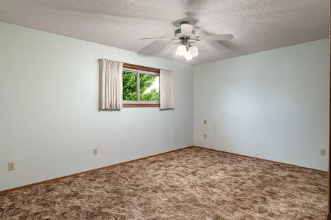 705 S 14th Street La Crescent MN 55947