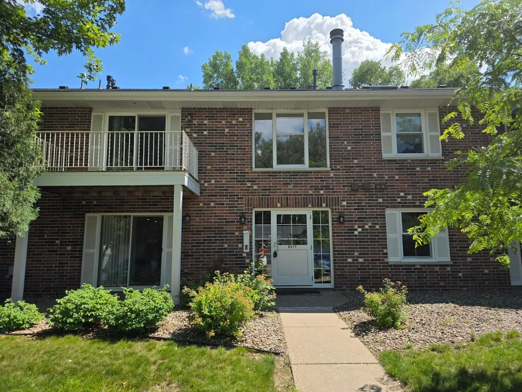 6317 Alderwood Bay Woodbury MN 55125