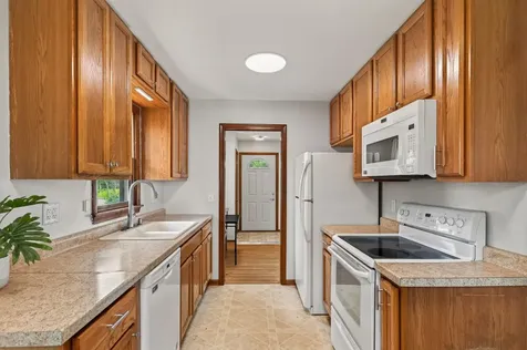 45 21st Avenue N Hopkins MN 55343