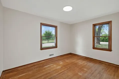 45 21st Avenue N Hopkins MN 55343